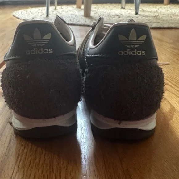 Adidas women’s SL 72 Sneaker Charcoal/Crystal Sand/Brown size 6.5 / 38 - Picture 9 of 10